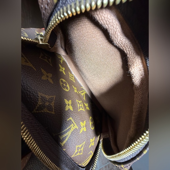 Louis Vuitton
Monogram Montsouris GM Backpack - Picture 13 of 15
